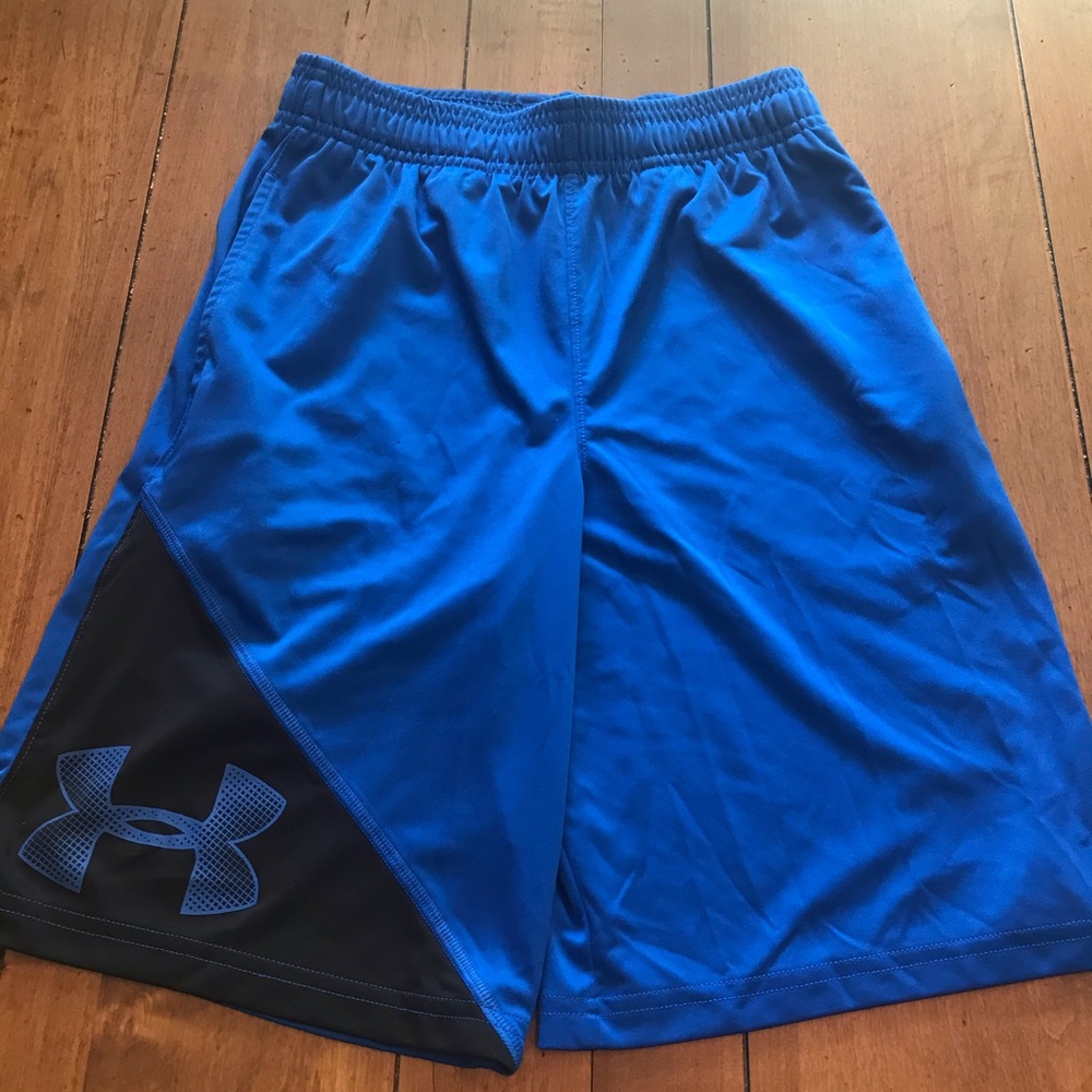 Boys Under Armour shorts; size YMD